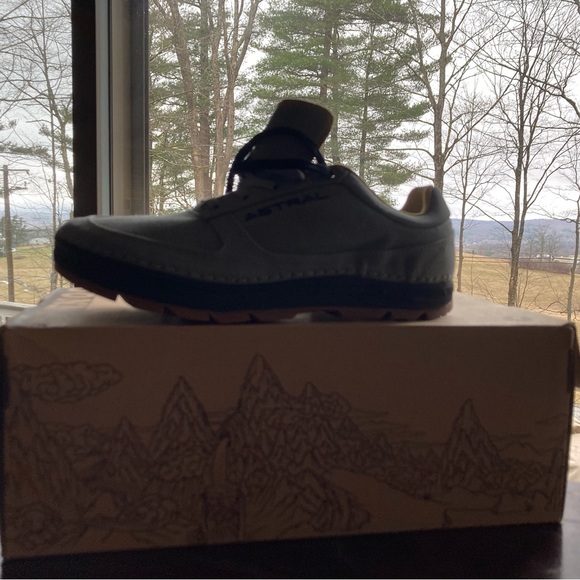 Organic Hemp Light Hikers. New in box. - Picture 5 of 7